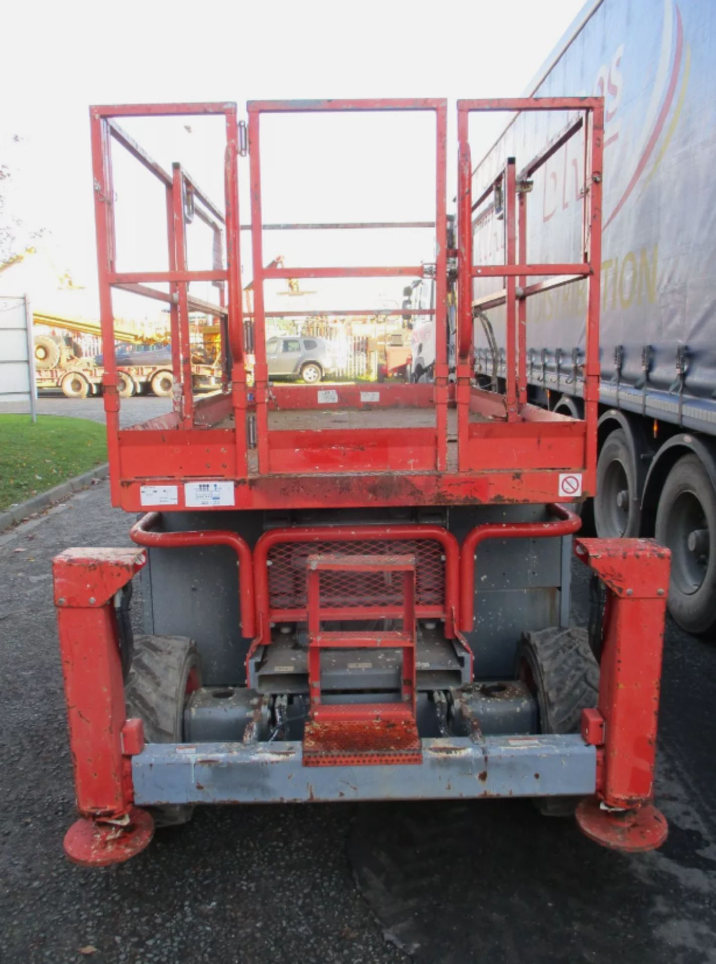 2015 SKYJACK SJ6826 SCISSOR LIFT ACCESS PLATFORM - Image 7 of 13