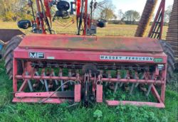 MASSEY FERGUSON DRILL
