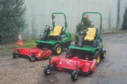 2018 JOHN DEERE 1550 OUTFRONT COMMERCIAL DIESEL RIDE-ON LAWN MOWER
