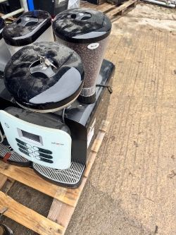 3 SCHAERER COFFEE MACHINES AND 2 COFFEE GRINDERS