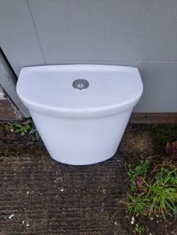 JOBLOT OF 36 CISTERNS WHITE ON 1 PALLET
