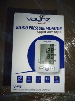380 X NEW VAYNZ BLOOD PRESSURE MONITOR