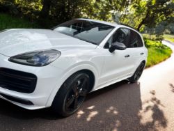 2019 PORSCHE CAYENNE V8 TURBO AUTO WITH PORSCHE WARRANTY – HIGH-SPEC SUV (NO VAT ON HAMMER)