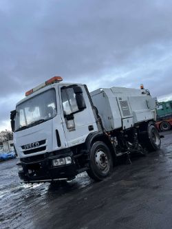 CHEAP!!! LUTON, PICKUPS, BOX VANS, MOTORHOMES, CARAVANS, QUADS & MORE Ends from Monday 10th Feb 11am
