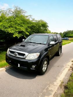 2011 TOYOTA HILUX INVINCIBLE D-4D 4X4 DCB – 3.0L DIESEL >>--NO VAT ON HAMMER--<<