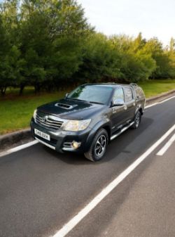 2016 TOYOTA HILUX 3.0 INVINCIBLE X D-4D 4X4 DCB