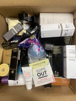 MIXED BOX OF BRANDED COSMETICS, MAKE UP & BEAUTY ITEMS (BOX 79)