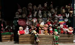 BRANDED PRODUCTS LIGHTS, DECORATIONS, WATER SPINNERS, LIGHT SCULPTURES & MUCH MORE! £2750