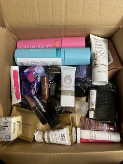 MIXED BOX OF BRANDED COSMETICS, MAKE UP & BEAUTY ITEMS (BOX 85)