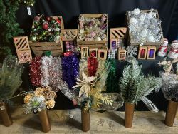 BRANDED PRODUCTS LIGHTS, DECORATIONS, WATER SPINNERS, LIGHT SCULPTURES & MUCH MORE! £2750