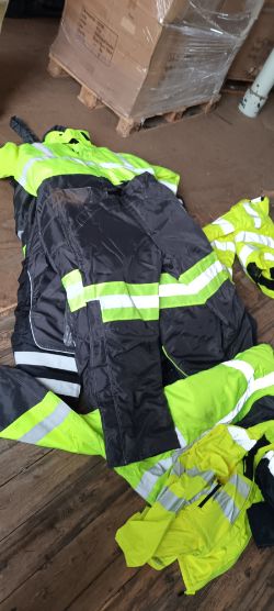 MIXED PALLET OF MEN'S WORK CLOTHING MOSTLY EXTRA LARGE SIZES SIZES