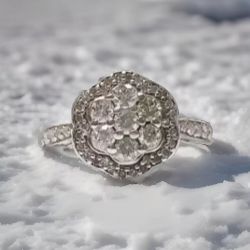 0.75CT DIAMOND CLUSTER ENGAGEMENT /DRESS RING/9CT WHITE GOLD + GIFT BOX + VALUATION CERT OF £2295