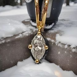 0.25CT MARQUISE DIAMOND PENDANT 9CT YELLOW GOLD WITH GIFT BOX AND VALUATION CERTIFICATE £1795