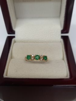 EMERALD & DIAMOND ETERNITY BAND 14K YELLOW GOLD. SIZE N INSURANCE VALUE CERTIFICATED £1190
