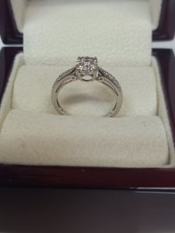 0.25CT DIAMOND CLUSTER RING 9CT WHITE GOLD SIZE N INSURANCE VALUE CERTIFICATED £1290