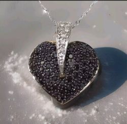 1.03CT BLACK & WHITE DIAMOND HEART PENDANT & CHAIN