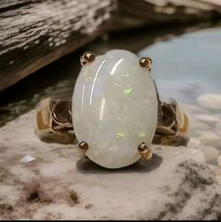 2.50CT ANDAMOOKA WHITE OPAL 9CT YELLOW GOLD RING. SIZE N INSURANCE VALUE CERTIFICATED £850