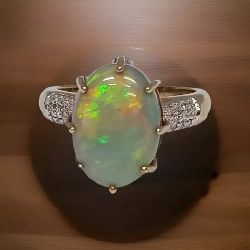 9CT YELLOW GOLD FIRE OPAL & DIAMOND DRESS RING WITH GIFT BOX AND VALUATION CERTIFICATE £1895
