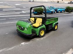 JOHN DEERE PRO GATOR 2030 4X4 UTILITY VEHICLE