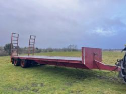 24FT LOW LOADER TRAILER WITH RAMPS