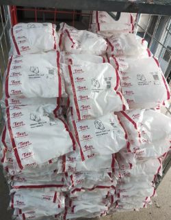 JOBLOT OF 100 BAG- 10MM WHITE TALON HINGED CLIPS (100 PACK) COPPER PLASTC PIPE -