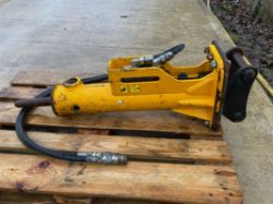 USED ARROWHEAD BREAKER FOR 2.5-3.5 TONNE EXCAVATOR