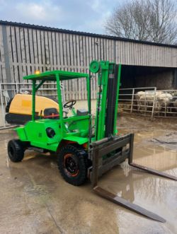 AUSA CE11 DIESEL ROUGH TERRAIN FORKLIFT – ISUZU ENGINE