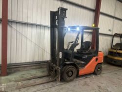 2015 TOYOTA 02-8FDF25 DIESEL FORKLIFT – 2.5 TON CAPACITY
