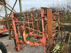 016 CLAAS QUADRANT 3300 BALER