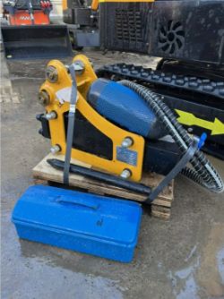 UNUSED MINI DIGGER BREAKER – 25MM PINS