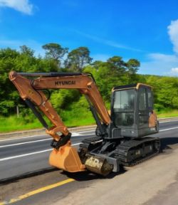 2018 HYUNDAI ROBEX 60VS 6-TON MIDI EXCAVATOR