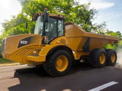 2018 HYDREMA 922F 20 TONNE STRAIGHT TIP DUMP TRUCK – 4800 HOURS