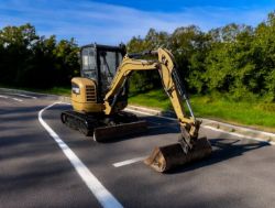 2019 CATERPILLAR 302.7D CR 2.8T MINI EXCAVATOR