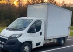 2019/68 PEUGEOT BOXER 335 L3 BLUE HDI CHASSIS CAB WITH TAIL LIFT (WHITE)