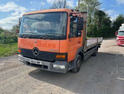 2004 MERCEDES 815 – 7.5 TON DROPSIDE RIGID TRUCK – SCAFFOLD WAGON