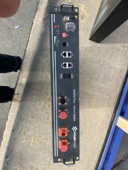 PYLONTECH US2000 SOLAR PANEL BATTERY SYSTEM 2.4 KW UNTESTED RRP£800