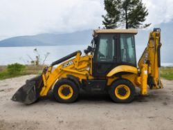 2013 JCB 2CX STREETMASTER FRONT LOADER