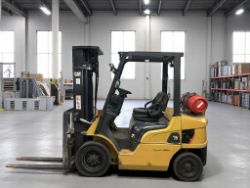 CAT LIFT TRUCKS LPG FORKLIFT - 2015 MODEL - GP25NT