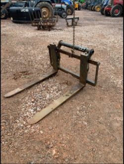 MANITOU PALLET FORKS