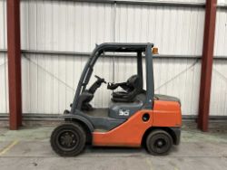 TOYOTA 02-8FDF30 DIESEL FORKLIFT (2014)