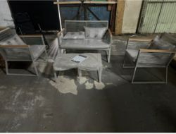 FIVE PIECE GARDEN FURNITURE SET