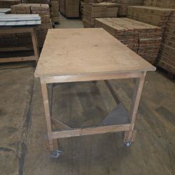 WORKBENCH/TABLE