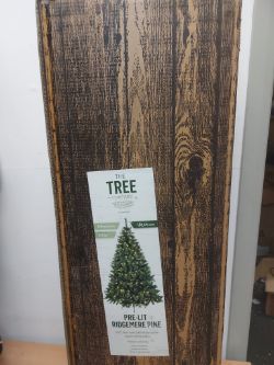 THE TREE COMPANY PREMIER CHRISTMAS TREE 6FT NEW XMAS TREE