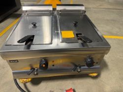 LINCAT ( DF61A002) DEEP FRYER CATERING EQUIPMENT