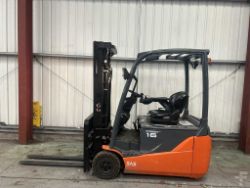 **(INCLUDES CHARGER)** 2016 TOYOTA 8FBE16T 3-WHEEL ELECTRIC FORKLIFT – 1,600KG CAPACITY