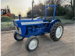 VINTAGE FORD 3000 2WD CLASSIC TRACTOR