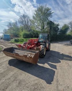 2004 MANITOU 1030S TELEHANDLER – TRIPLE BOOM – 3-WAY STEER – PALLET FORKS & BUCKET