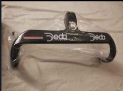 DEDA CARBON FIBER ROAD BIKE HANDLEBARS, 420MM X 100MM, ULTRA-LIGHT, INNER ROUTING – NEW & BOXED.