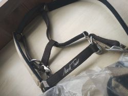 JOBLOT OF 4X MARK TODD EQUESTRIAN HEAD COLLARS (2X COB, 2X FS) CHOCOLATE & CARAMEL – NEW WITH TAGS.
