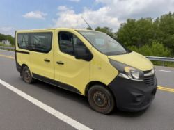 2016/16 VAUXHALL VIVARO CDTI BI TURBO 9 SEATER BUS – EURO 6 – ULEZ COMPLIANT